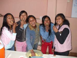 5 of the jovenes that came (3 of them professed Christ!)